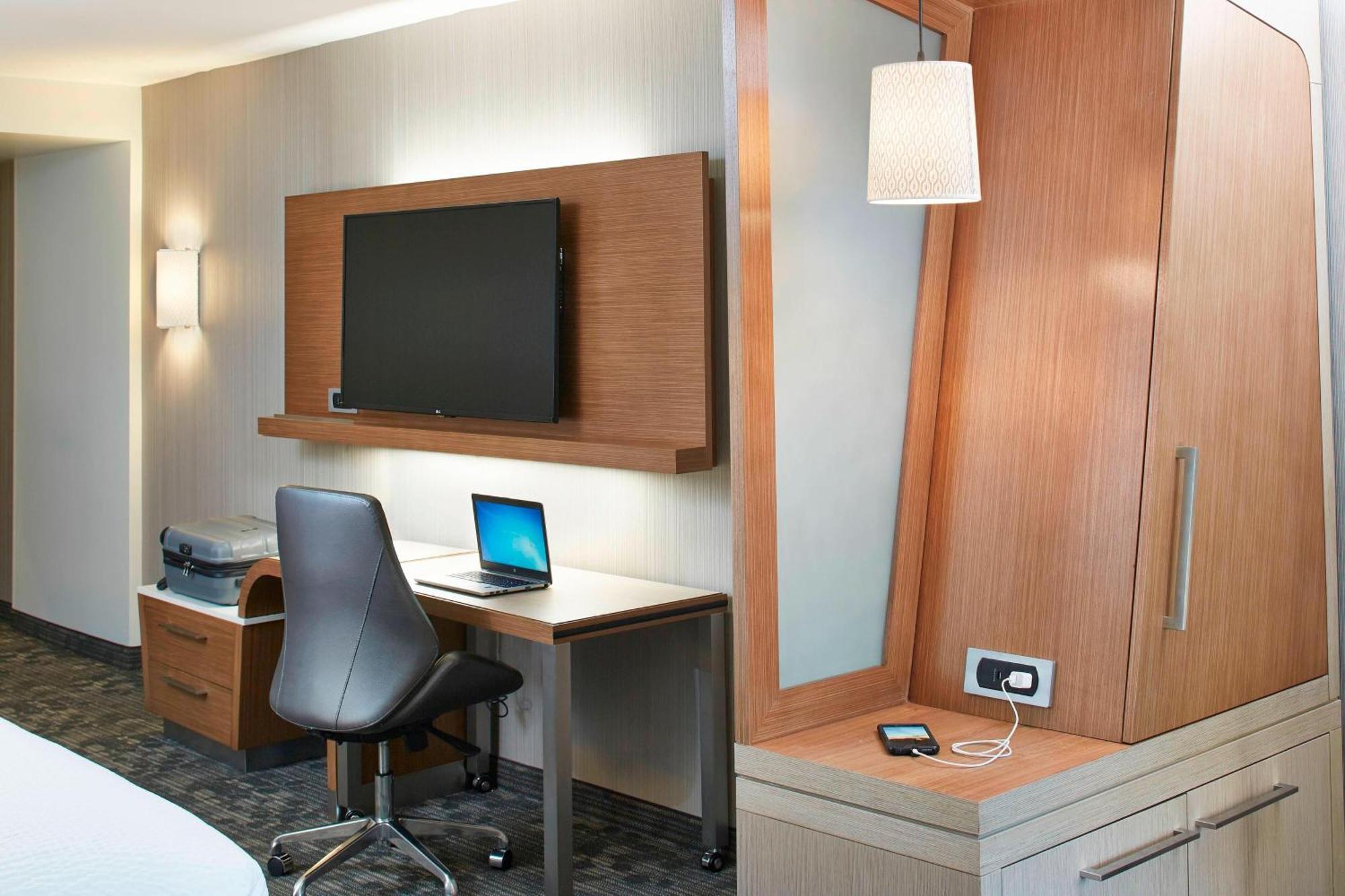 Courtyard By Marriott Lac George Extérieur photo
